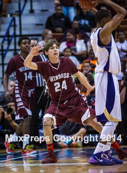 Thumbnail 2 in Windsor vs. Career Magnet (CIAC Class L Final) photogallery.