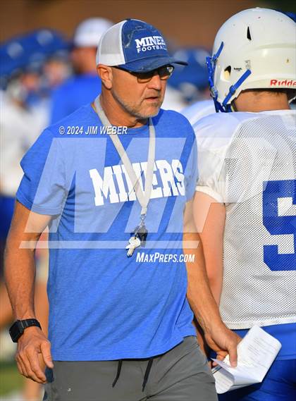 Thumbnail 1 in Hartshorne-Muldrow-Gore (Scrimmage) photogallery.