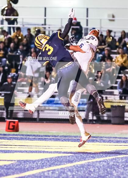 Thumbnail 1 in Reseda vs. Milpitas (CIF DIV 5-A State Championship) photogallery.