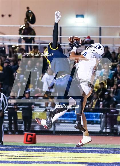 Thumbnail 3 in Reseda vs. Milpitas (CIF DIV 5-A State Championship) photogallery.