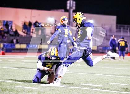 Thumbnail 3 in Reseda vs. Milpitas (CIF DIV 5-A State Championship) photogallery.