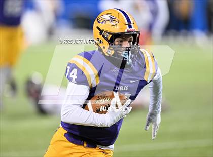 Thumbnail 2 in Anderson vs. Avon (OHSAA Division 2 Final) photogallery.