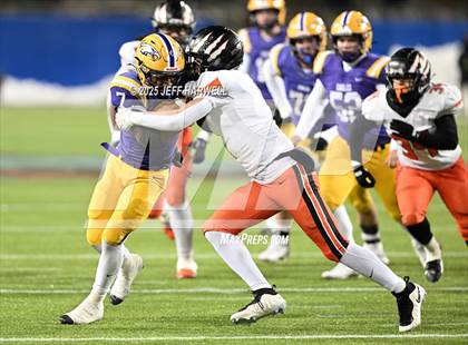 Thumbnail 2 in Anderson vs. Avon (OHSAA Division 2 Final) photogallery.