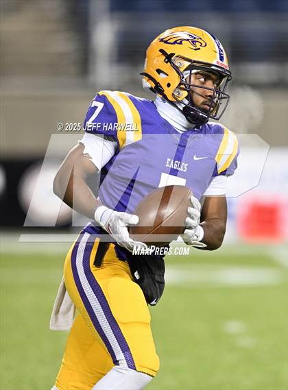 Thumbnail 2 in Anderson vs. Avon (OHSAA Division 2 Final) photogallery.