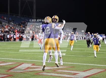 Thumbnail 2 in Anderson vs. Avon (OHSAA Division 2 Final) photogallery.