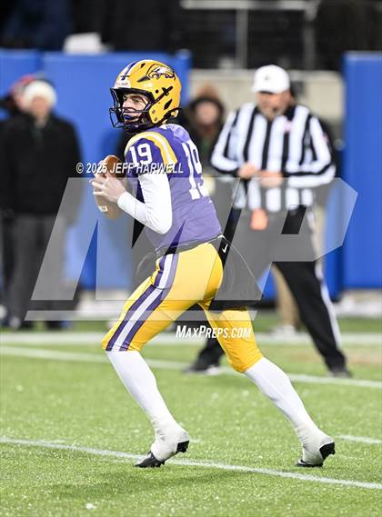 Thumbnail 1 in Anderson vs. Avon (OHSAA Division 2 Final) photogallery.