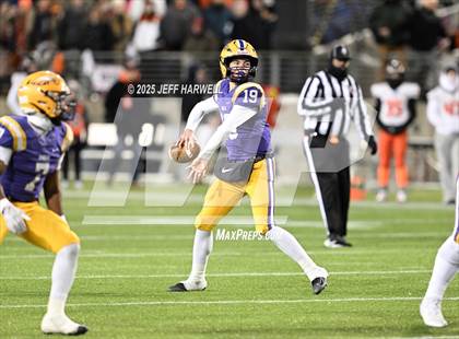 Thumbnail 2 in Anderson vs. Avon (OHSAA Division 2 Final) photogallery.