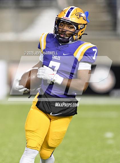 Thumbnail 1 in Anderson vs. Avon (OHSAA Division 2 Final) photogallery.