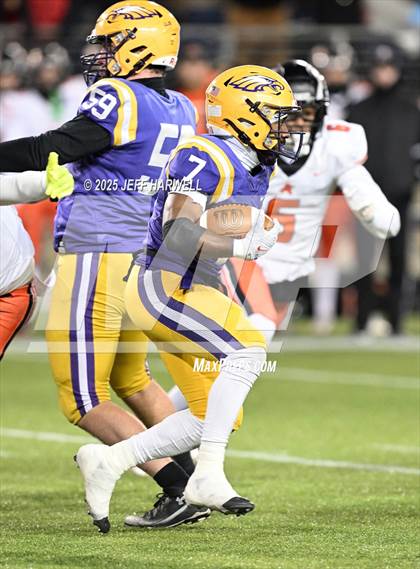 Thumbnail 3 in Anderson vs. Avon (OHSAA Division 2 Final) photogallery.