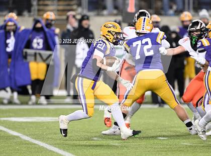 Thumbnail 2 in Anderson vs. Avon (OHSAA Division 2 Final) photogallery.