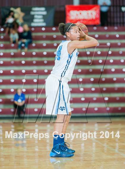 Thumbnail 3 in Soquel vs. Valley Christian (CIF CCS D3 Final) photogallery.