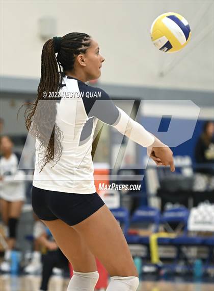 Thumbnail 3 in Sierra Canyon vs. Mira Costa (CIF-SS D1 Final) photogallery.