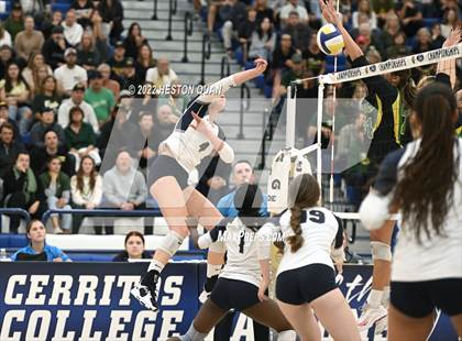 Thumbnail 3 in Sierra Canyon vs. Mira Costa (CIF-SS D1 Final) photogallery.