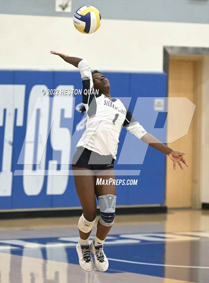 Thumbnail 3 in Sierra Canyon vs. Mira Costa (CIF-SS D1 Final) photogallery.