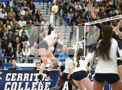 Thumbnail 2 in Sierra Canyon vs. Mira Costa (CIF-SS D1 Final) photogallery.