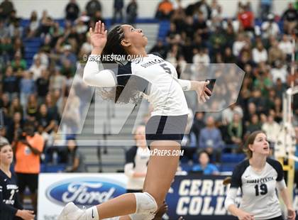Thumbnail 1 in Sierra Canyon vs. Mira Costa (CIF-SS D1 Final) photogallery.