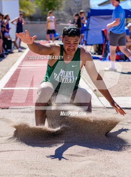 Thumbnail 3 in Small School Invitational (Boys) photogallery.