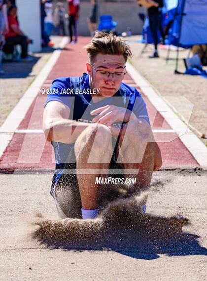 Thumbnail 2 in Small School Invitational (Boys) photogallery.