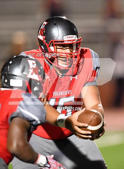 Thumbnail 2 in Churchill vs Lee photogallery.