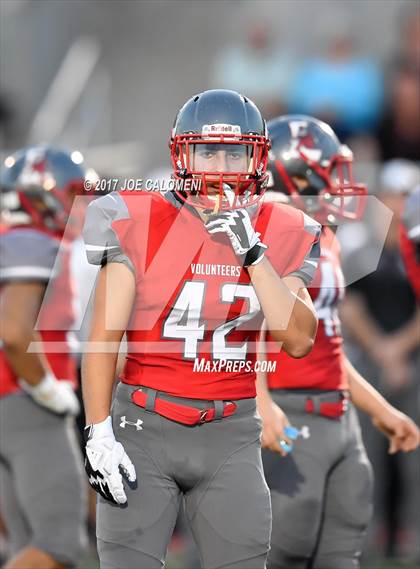 Thumbnail 1 in Churchill vs Lee photogallery.