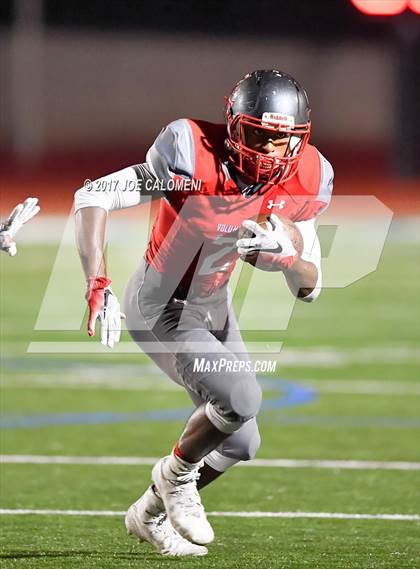 Thumbnail 3 in Churchill vs Lee photogallery.