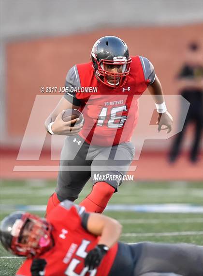 Thumbnail 2 in Churchill vs Lee photogallery.
