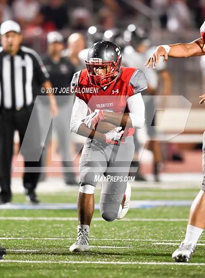 Thumbnail 2 in Churchill vs Lee photogallery.