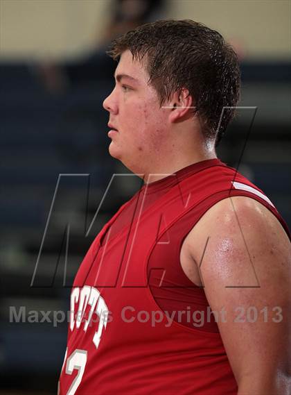 Thumbnail 2 in Morristown-Hamblen West vs  Scott (Seymour Christmas Classic) photogallery.