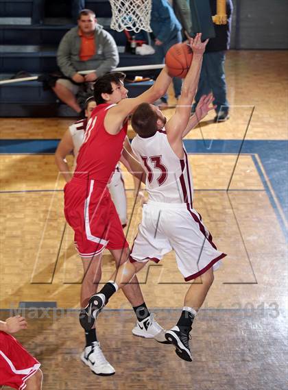 Thumbnail 2 in Morristown-Hamblen West vs  Scott (Seymour Christmas Classic) photogallery.