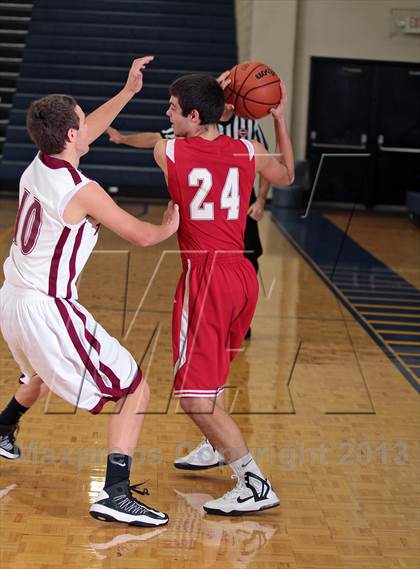 Thumbnail 3 in Morristown-Hamblen West vs  Scott (Seymour Christmas Classic) photogallery.