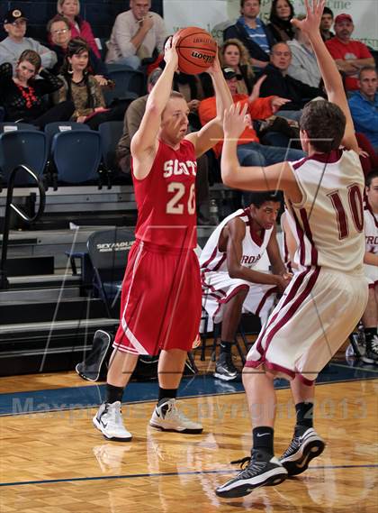 Thumbnail 3 in Morristown-Hamblen West vs  Scott (Seymour Christmas Classic) photogallery.