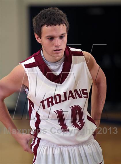 Thumbnail 3 in Morristown-Hamblen West vs  Scott (Seymour Christmas Classic) photogallery.