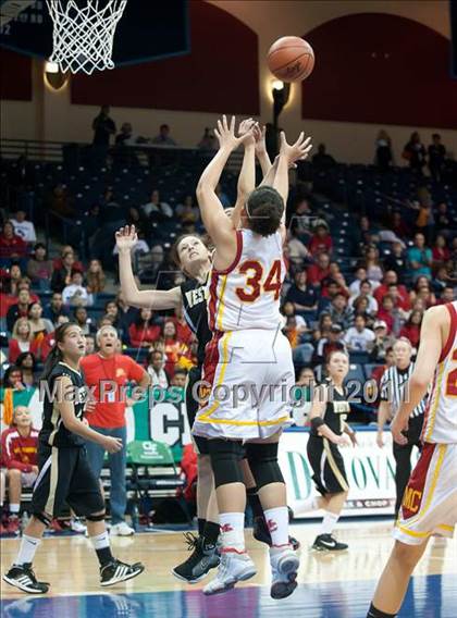 Thumbnail 1 in Westview vs Mt. Carmel (CIF SDS D2 Final) photogallery.