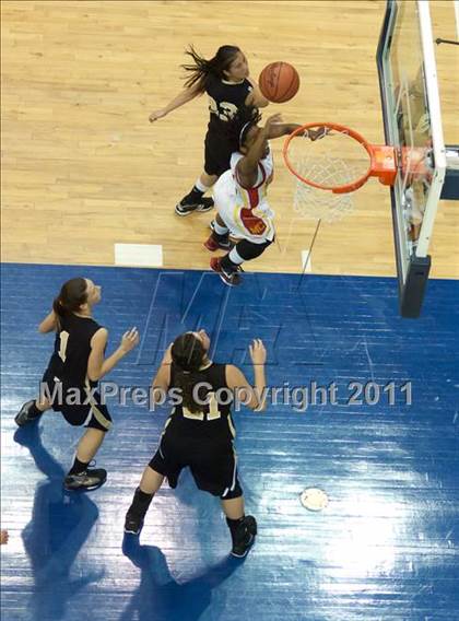 Thumbnail 3 in Westview vs Mt. Carmel (CIF SDS D2 Final) photogallery.