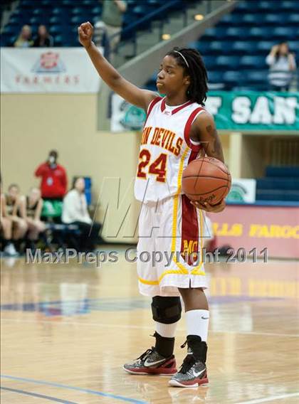 Thumbnail 2 in Westview vs Mt. Carmel (CIF SDS D2 Final) photogallery.
