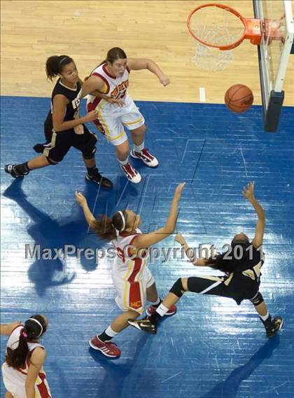 Thumbnail 3 in Westview vs Mt. Carmel (CIF SDS D2 Final) photogallery.