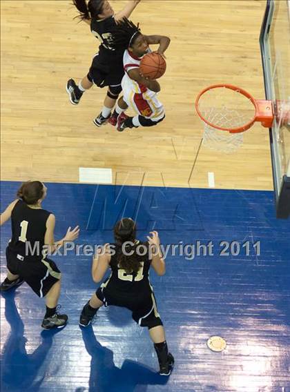 Thumbnail 2 in Westview vs Mt. Carmel (CIF SDS D2 Final) photogallery.