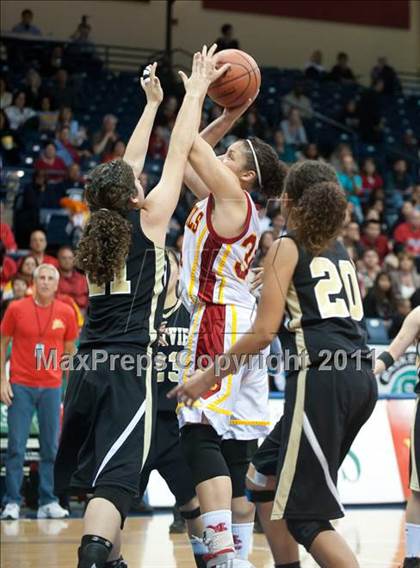 Thumbnail 3 in Westview vs Mt. Carmel (CIF SDS D2 Final) photogallery.