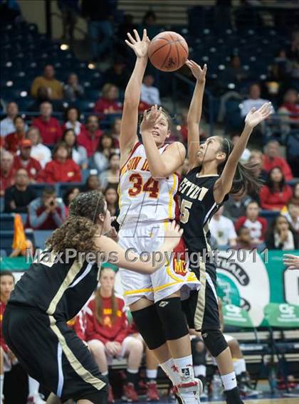 Thumbnail 2 in Westview vs Mt. Carmel (CIF SDS D2 Final) photogallery.