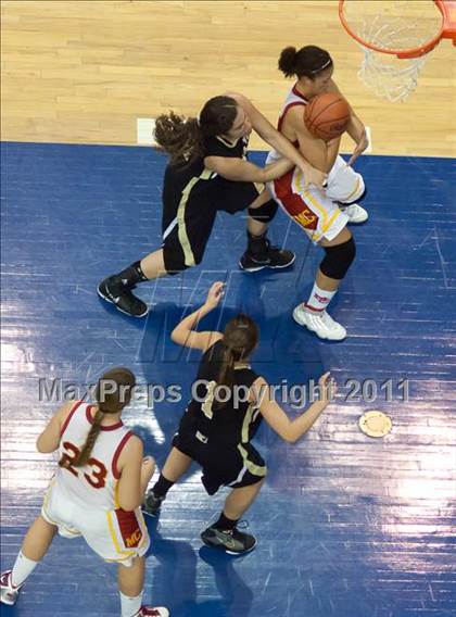Thumbnail 2 in Westview vs Mt. Carmel (CIF SDS D2 Final) photogallery.