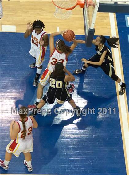 Thumbnail 2 in Westview vs Mt. Carmel (CIF SDS D2 Final) photogallery.