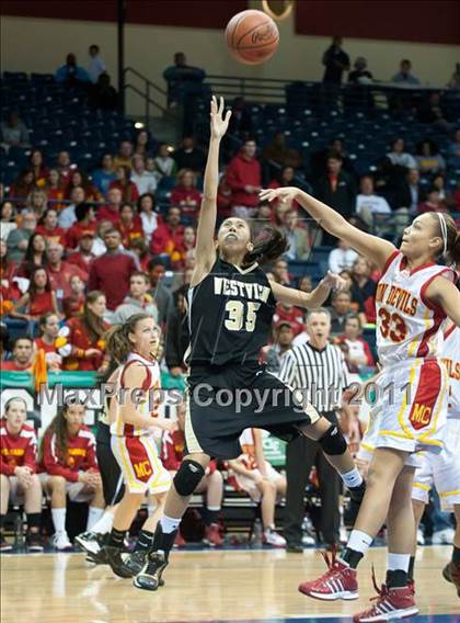 Thumbnail 1 in Westview vs Mt. Carmel (CIF SDS D2 Final) photogallery.