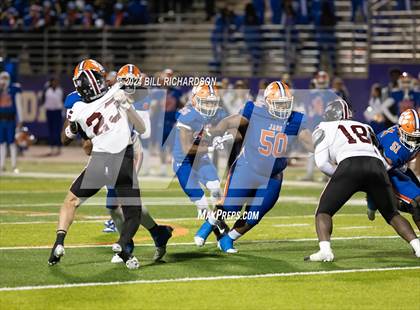 Thumbnail 3 in Germantown @ Madison Central (MHSAA 7A North Round 2 Playoff) photogallery.
