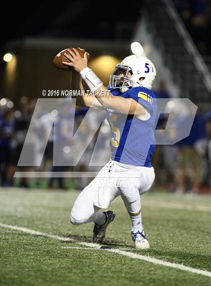 Thumbnail 3 in Clay Center @ Collegiate (KSHSAA 4A D2 Playoff) photogallery.