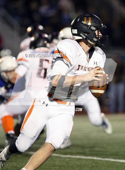 Thumbnail 3 in Clay Center @ Collegiate (KSHSAA 4A D2 Playoff) photogallery.