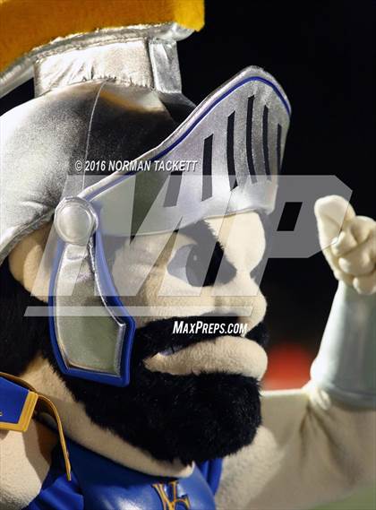 Thumbnail 3 in Clay Center @ Collegiate (KSHSAA 4A D2 Playoff) photogallery.