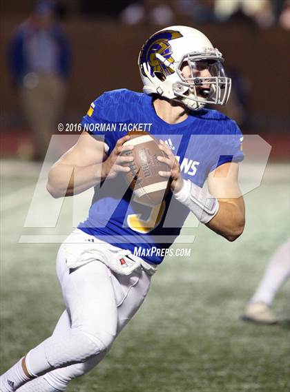 Thumbnail 3 in Clay Center @ Collegiate (KSHSAA 4A D2 Playoff) photogallery.