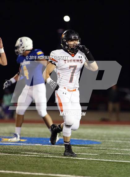 Thumbnail 1 in Clay Center @ Collegiate (KSHSAA 4A D2 Playoff) photogallery.