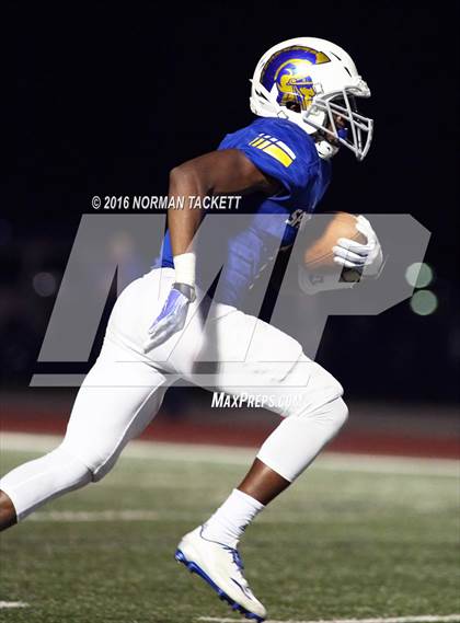Thumbnail 3 in Clay Center @ Collegiate (KSHSAA 4A D2 Playoff) photogallery.