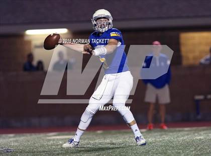 Thumbnail 2 in Clay Center @ Collegiate (KSHSAA 4A D2 Playoff) photogallery.